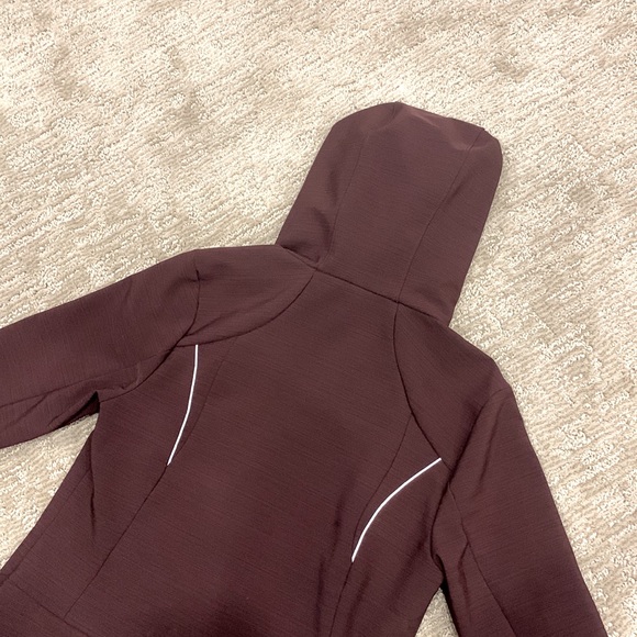 Maroon winter jacket - Picture 4 of 4